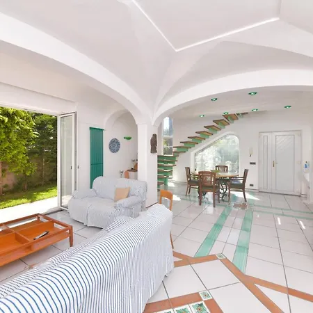 Stefania Barano dʼIschia