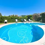 Konukevi Stefania 4*