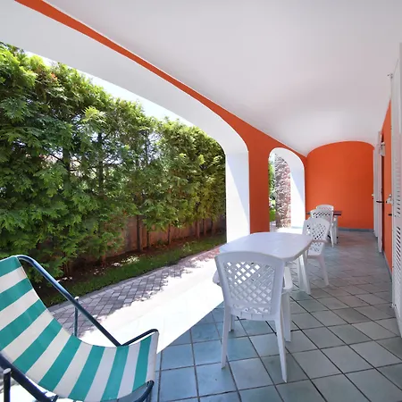 Stefania Konukevi 4*